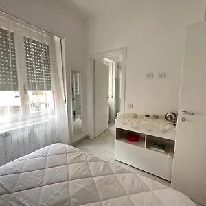 https://pash-room.it-lombardy.com