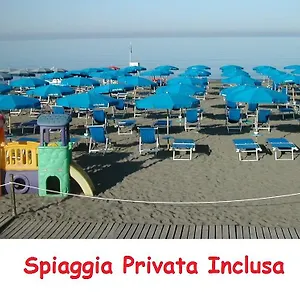 Flora Hotel Marina Di Bibbona